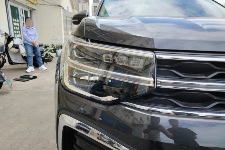 Used Volkswagen Tharu 2023 300TSI Two-Wheel-Drive Full Moon Edition Right Front Headlight