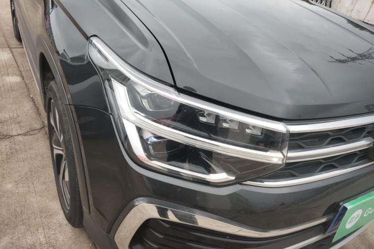 Used Volkswagen Tharu 2023 300TSI Two-Wheel-Drive Full Moon Edition Right Front Headlight