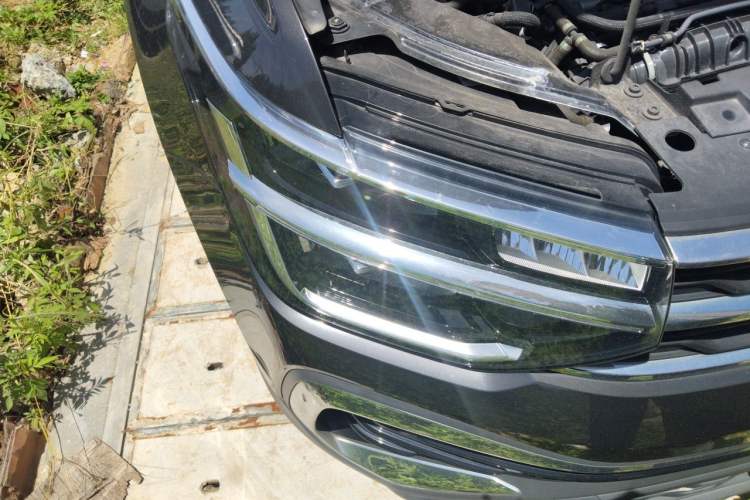 Used Volkswagen Tharu 2023 300TSI Two-Wheel-Drive Moonlight Edition Right Front Headlight