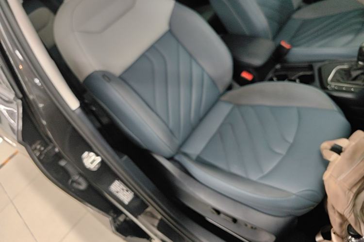 Used Volkswagen Tharu 2023 300TSI Two-Wheel-Drive Full Moon Edition Right Front Seat