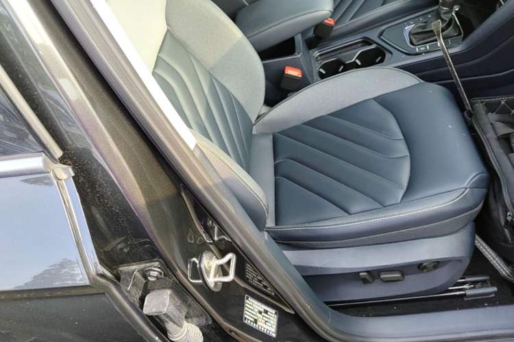 Used Volkswagen Tharu 2023 300TSI Two-Wheel-Drive Full Moon Edition Right Front Seat