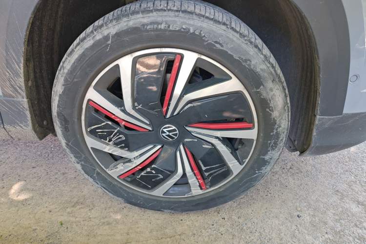 Used Volkswagen Tharu 2023 330TSI Four-Wheel Drive Moon Luxury Edition Right Front Wheel Hub
