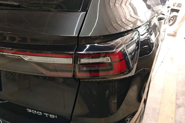 Used Volkswagen Tharu 2023 300TSI Two-Wheel-Drive Moonlight Edition Right Rear Taillight
