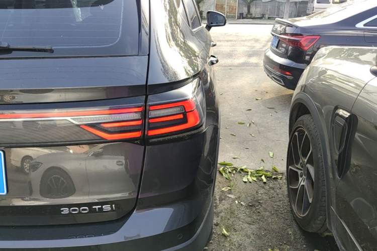 Used Volkswagen Tharu 2023 300TSI Two-Wheel-Drive Full Moon Edition Right Rear Taillight