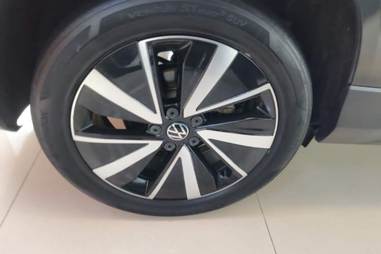 Used Volkswagen Tharu 2023 300TSI Two-Wheel-Drive Moonlight Edition Right Rear Wheel Hub