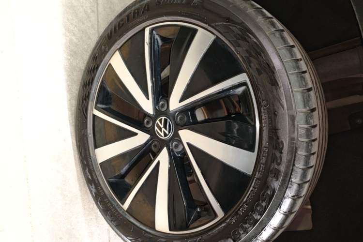 Used Volkswagen Tharu 2023 300TSI Two-Wheel-Drive Moonlight Edition Right Rear Wheel Hub