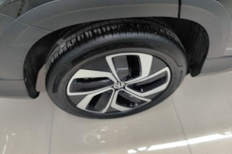Used Volkswagen Tharu 2023 300TSI Two-Wheel-Drive Full Moon Edition Right Rear Wheel Hub