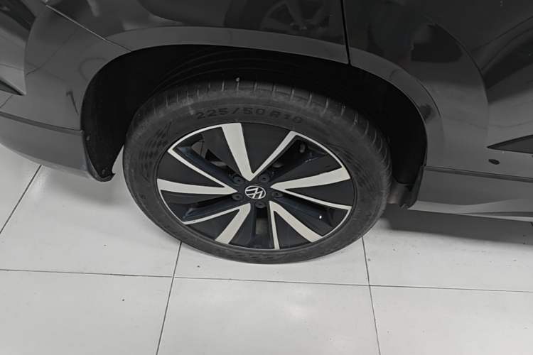 Used Volkswagen Tharu 2023 300TSI Two-Wheel-Drive Moonlight Edition Right Rear Wheel Hub