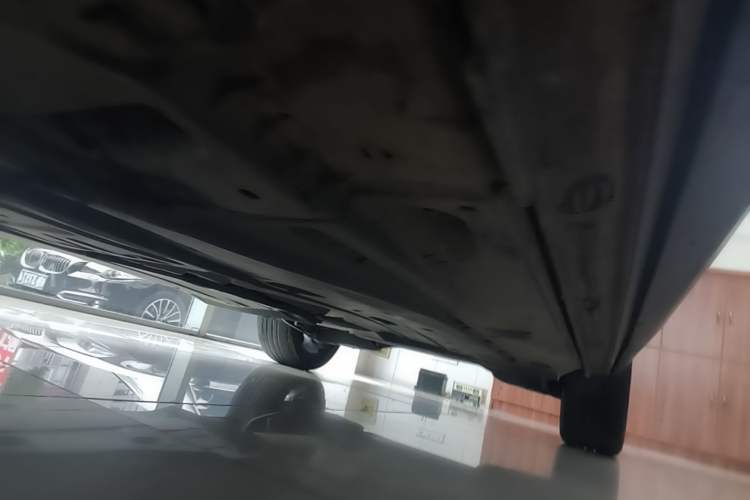 Used Volkswagen Tharu 2023 300TSI Two-Wheel-Drive Moonlight Edition Right Side Sill