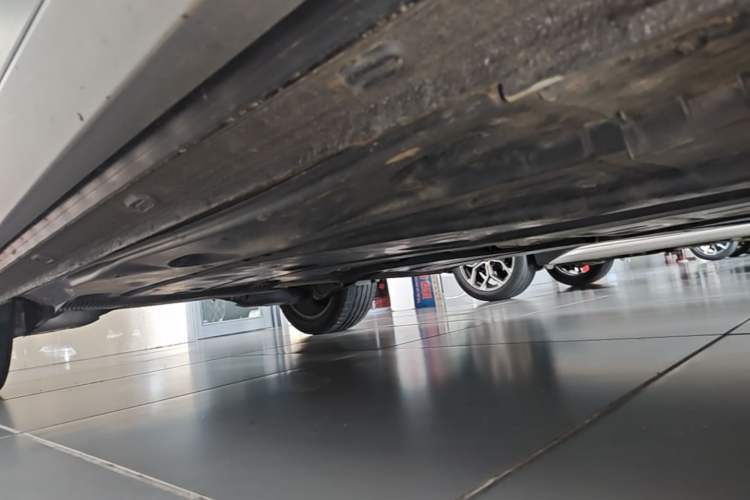 Used Volkswagen Tharu 2023 300TSI Two-Wheel-Drive Full Moon Edition Right Side Sill