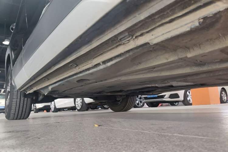 Used Volkswagen Tharu 2023 300TSI Two-Wheel-Drive Full Moon Edition Right Side Sill