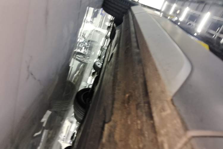 Used Volkswagen Tharu 2023 300TSI Two-Wheel-Drive Full Moon Edition Right Side Sill