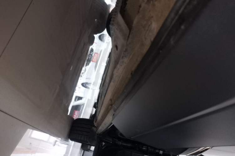 Used Volkswagen Tharu 2023 300TSI Two-Wheel-Drive Moonlight Edition Right Side Sill