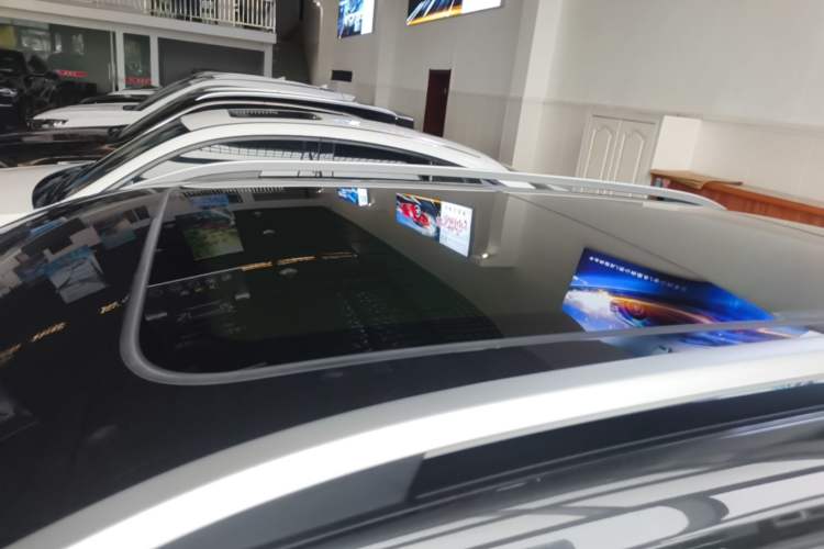 Used Volkswagen Tharu 2023 300TSI Two-Wheel-Drive Moonlight Edition Roof