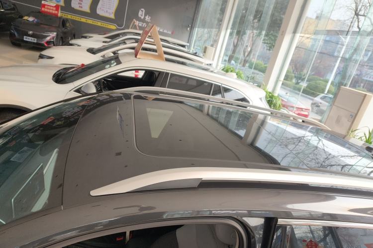Used Volkswagen Tharu 2023 300TSI Two-Wheel-Drive Full Moon Edition Roof