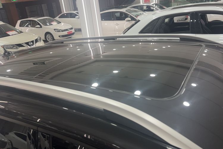 Used Volkswagen Tharu 2023 300TSI Two-Wheel-Drive Moonlight Edition Roof