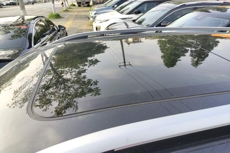 Used Volkswagen Tharu 2023 300TSI Two-Wheel-Drive Full Moon Edition Roof
