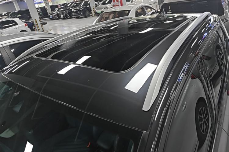 Used Volkswagen Tharu 2023 300TSI Two-Wheel-Drive Moonlight Edition Roof