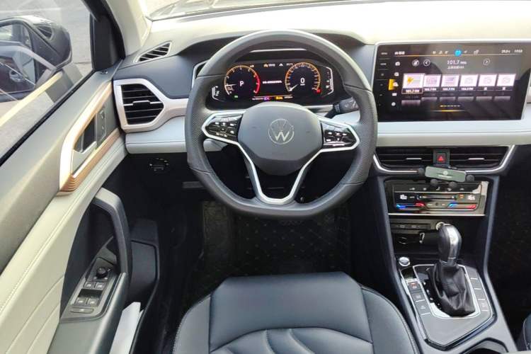 Used Volkswagen Tharu 2023 300TSI Two-Wheel-Drive Full Moon Edition Steering Wheel