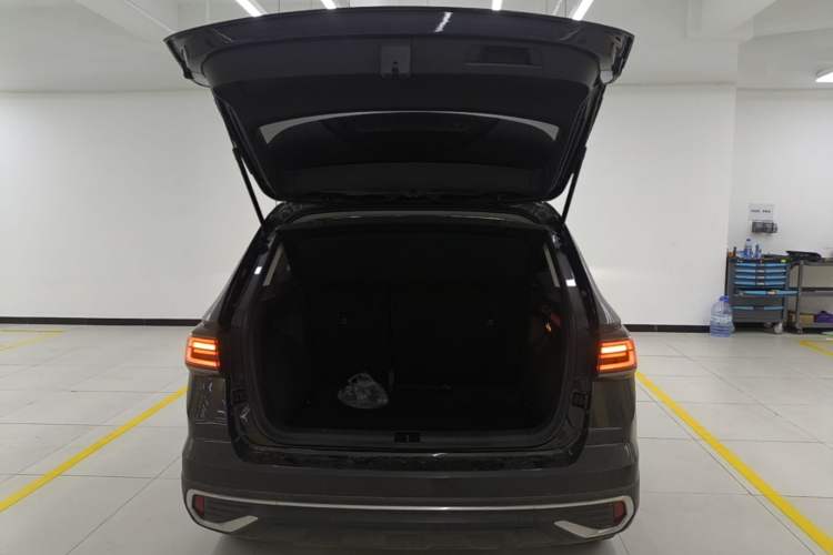 Used Volkswagen Tharu 2023 300TSI Two-Wheel-Drive Moonlight Edition Trunk