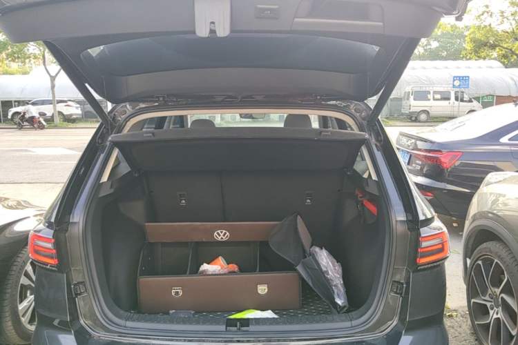 Used Volkswagen Tharu 2023 300TSI Two-Wheel-Drive Full Moon Edition Trunk