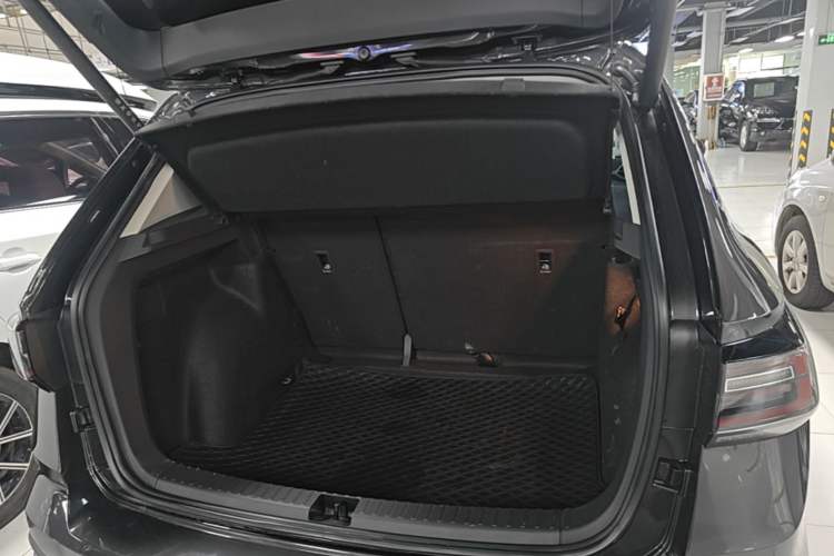 Used Volkswagen Tharu 2023 300TSI Two-Wheel-Drive Moonlight Edition Trunk