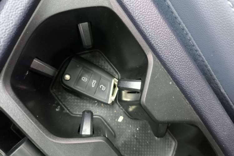 Used Volkswagen Tharu 2023 300TSI Two-Wheel-Drive Moonlight Edition Vehicle Key
