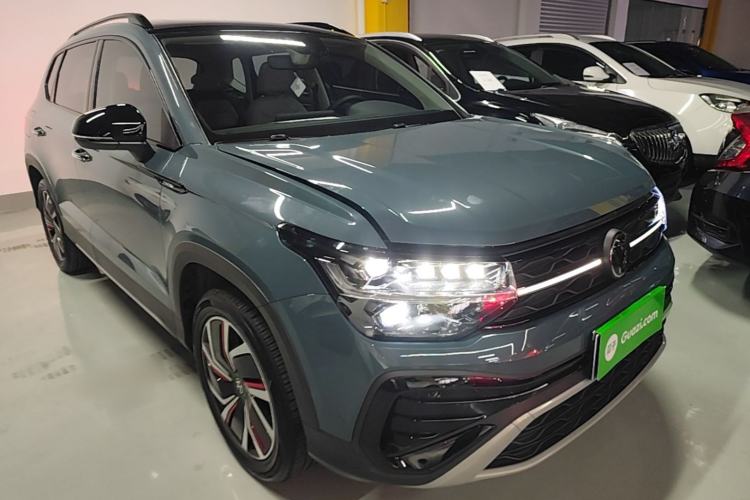 Used Volkswagen Tharu 2023 300TSI Two-Wheel-Drive Full Moon Edition Front Right 45 Deg