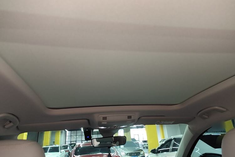 Used Volkswagen Tharu 2023 300TSI Two-Wheel-Drive Full Moon Edition Headliner