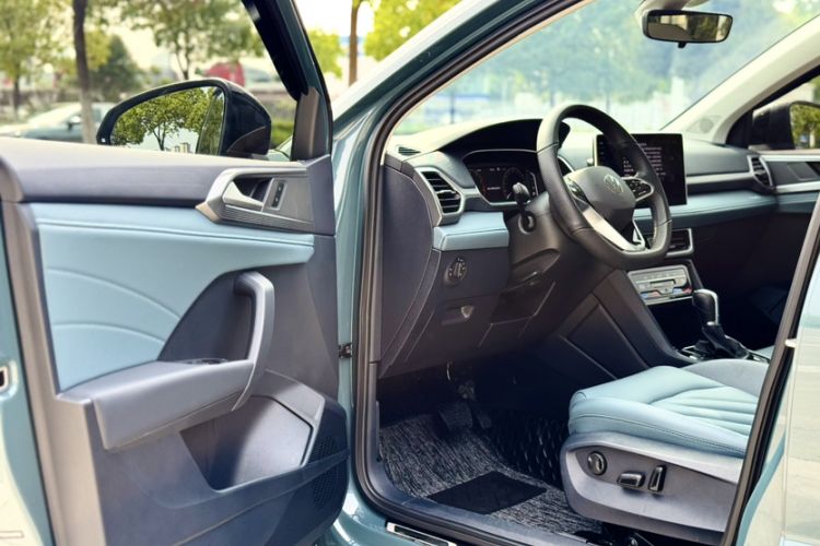 Used Volkswagen Tharu 2023 300TSI Two-Wheel-Drive Full Moon Edition Interior 2