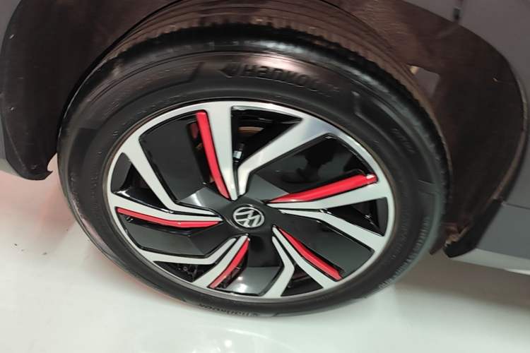 Used Volkswagen Tharu 2023 300TSI Two-Wheel-Drive Full Moon Edition Right Rear Wheel Hub