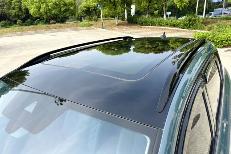 Used Volkswagen Tharu 2023 300TSI Two-Wheel-Drive Full Moon Edition Roof