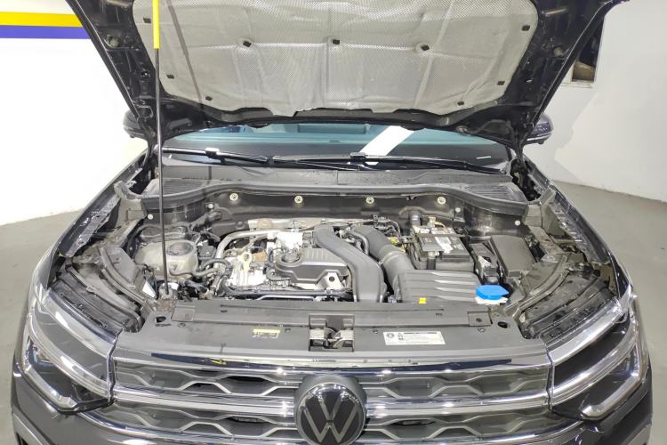 Used Volkswagen Tharu 2023 300TSI Two-Wheel-Drive Full Moon Edition Engine Bay