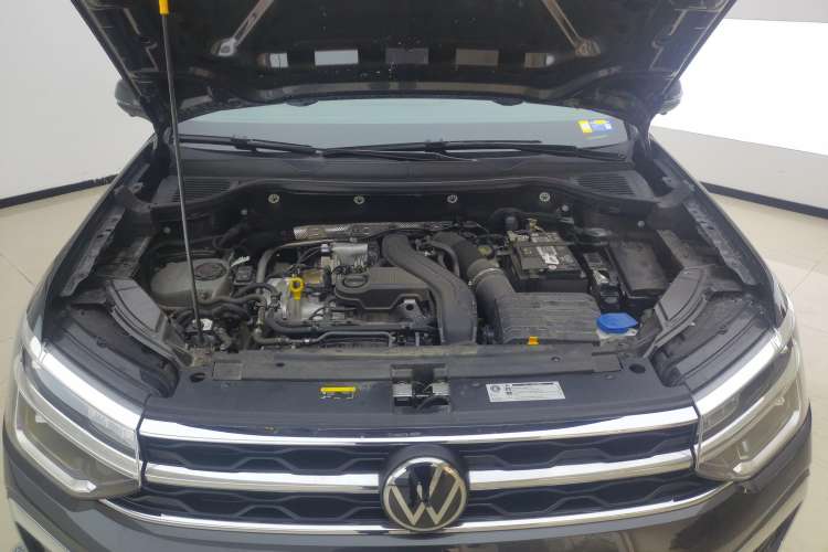 Used Volkswagen Tharu 2023 300TSI Two-Wheel-Drive Moonlight Edition Engine Bay