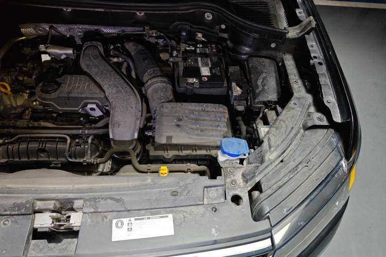 Used Volkswagen Tharu 2023 300TSI Two-Wheel-Drive Full Moon Edition Engine Bay Left