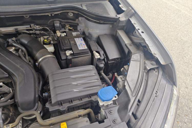 Used Volkswagen Tharu 2023 300TSI Two-Wheel-Drive Crescent Edition Engine Bay Left
