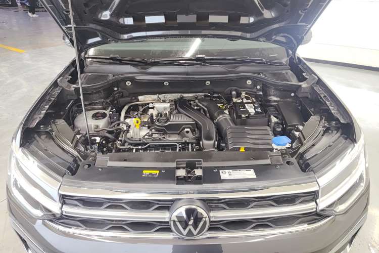 Used Volkswagen Tharu 2023 300TSI Two-Wheel-Drive Full Moon Edition Engine Bay