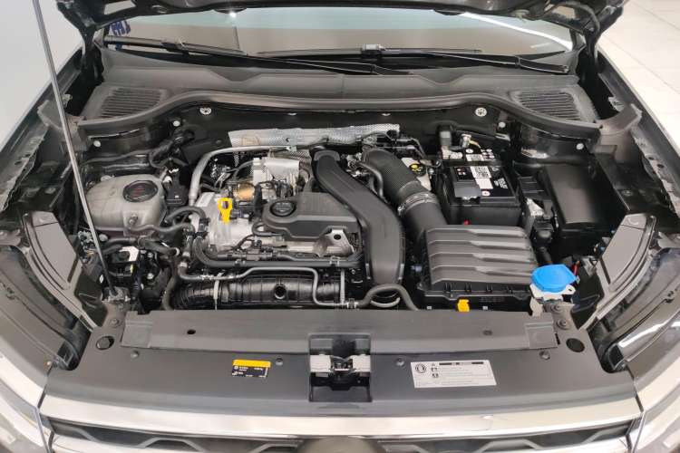 Used Volkswagen Tharu 2023 300TSI Two-Wheel-Drive Moonlight Edition Engine Bay