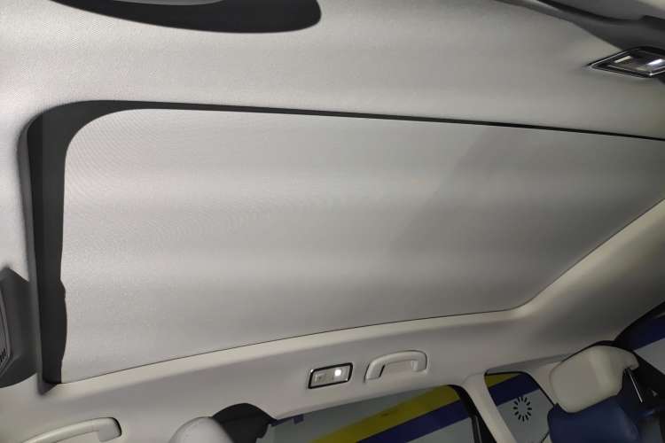Used Volkswagen Tharu 2023 300TSI Two-Wheel-Drive Full Moon Edition Headliner