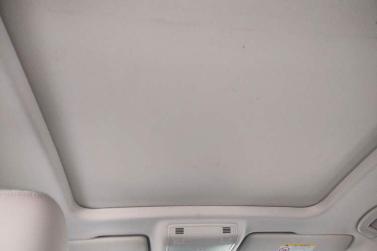 Used Volkswagen Tharu 2023 300TSI Two-Wheel-Drive Full Moon Edition Headliner