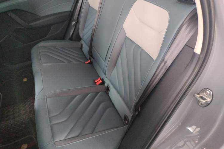 Used Volkswagen Tharu 2023 300TSI Two-Wheel-Drive Full Moon Edition Left Rear Seat