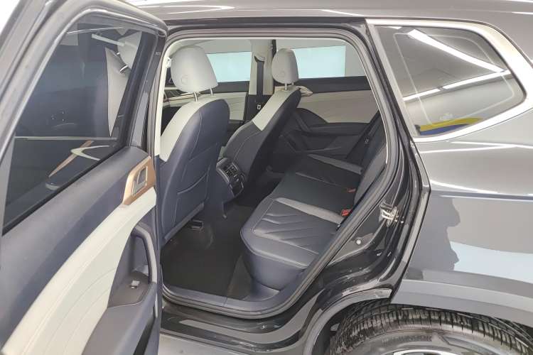 Used Volkswagen Tharu 2023 300TSI Two-Wheel-Drive Full Moon Edition Left Rear Seat