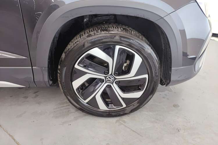 Used Volkswagen Tharu 2023 300TSI Two-Wheel-Drive Full Moon Edition Left Rear Wheel Hub
