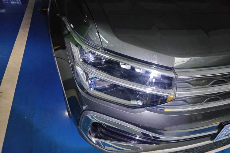 Used Volkswagen Tharu 2023 300TSI Two-Wheel-Drive Full Moon Edition Right Front Headlight