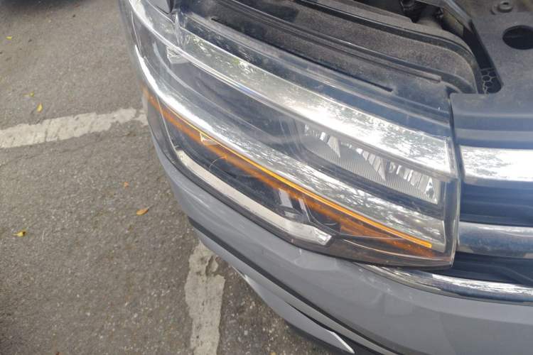 Used Volkswagen Tharu 2023 300TSI Two-Wheel-Drive Crescent Edition Right Front Headlight