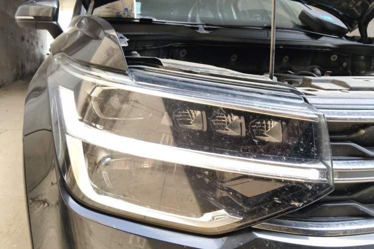 Used Volkswagen Tharu 2023 300TSI Two-Wheel-Drive Full Moon Edition Right Front Headlight