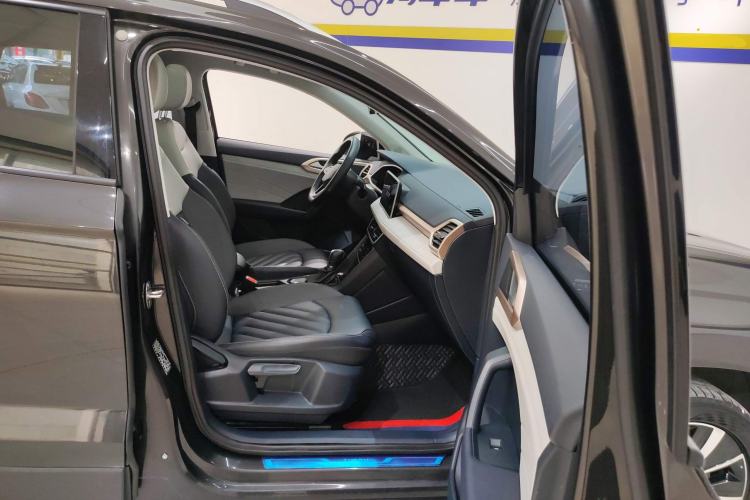 Used Volkswagen Tharu 2023 300TSI Two-Wheel-Drive Moonlight Edition Right Front Seat