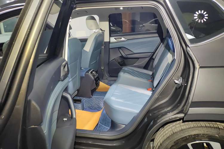Used Volkswagen Tharu 2023 300TSI Two-Wheel-Drive Full Moon Edition Right Rear Seat