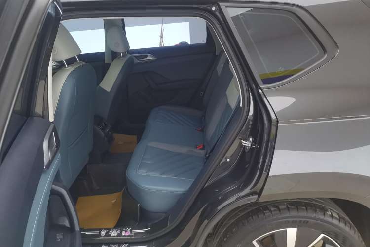 Used Volkswagen Tharu 2023 300TSI Two-Wheel-Drive Moonlight Edition Right Rear Seat