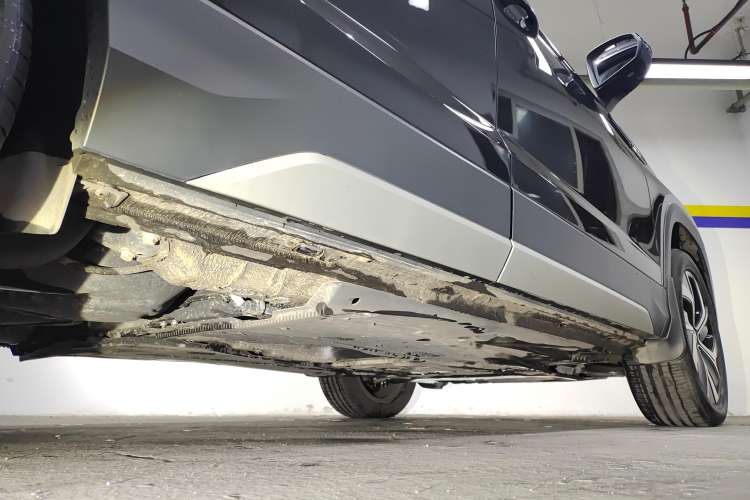Used Volkswagen Tharu 2023 300TSI Two-Wheel-Drive Full Moon Edition Right Side Sill